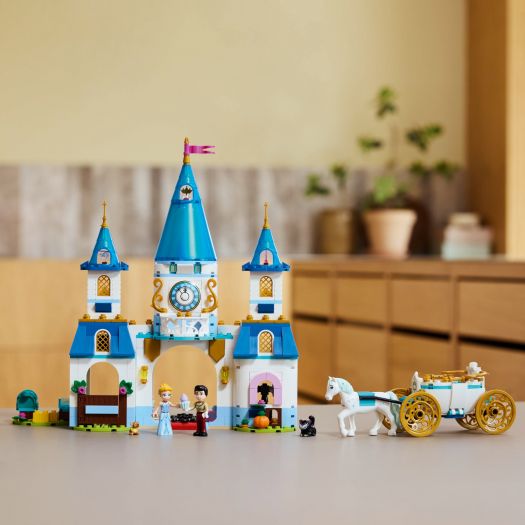 Заказать с доставкой  Конструктор LEGO Disney Princess Замок Золушки и карета (43275)  в более чем 30 городах Украины