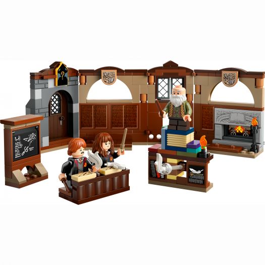 Заказать с доставкой  Конструктор LEGO Harry Potter Замок Хогвартс: урок волшебства (76442)  в более чем 30 городах Украины